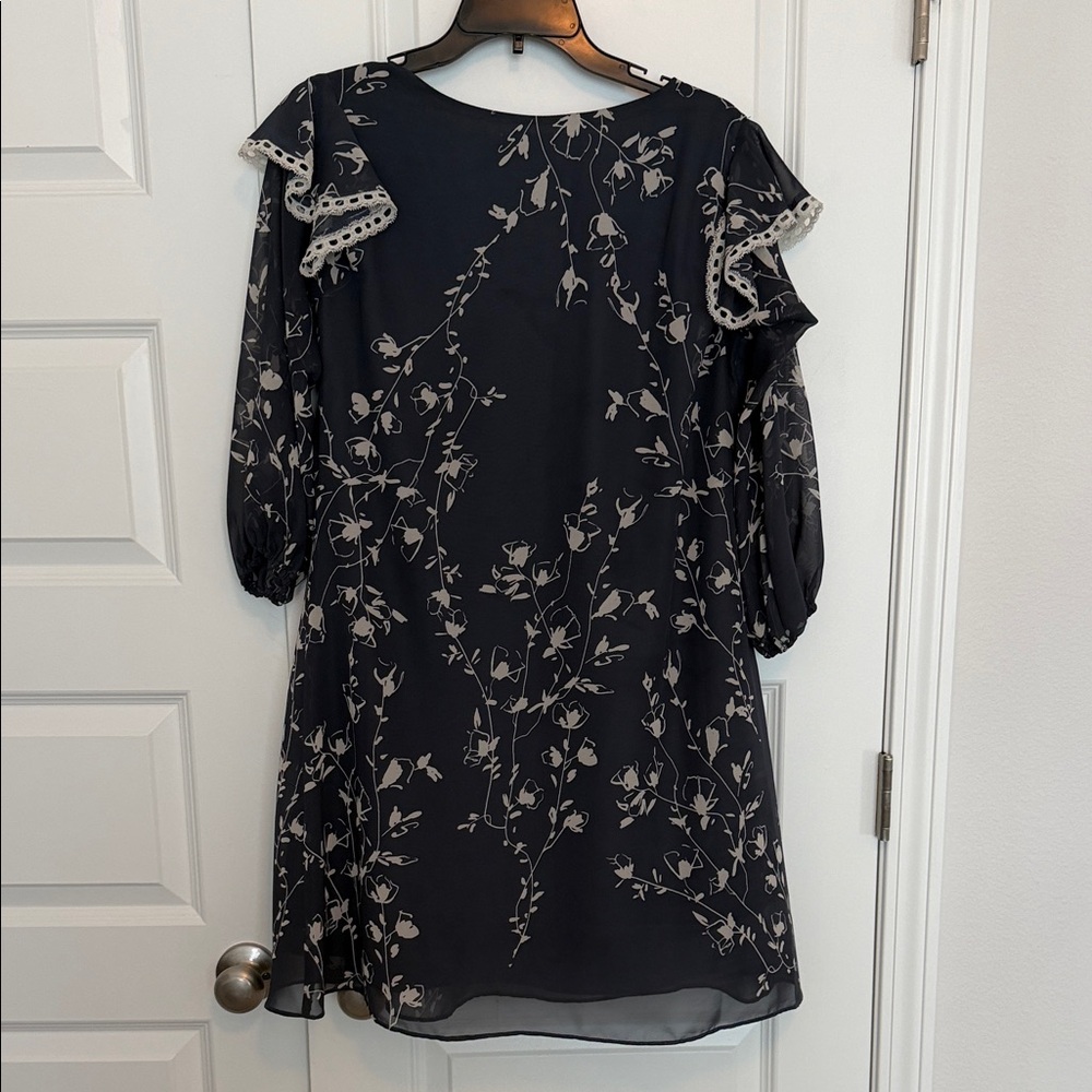 Neiman Marcus Blue and White Floral Long Sleeve Dress - Picture 2 of 6